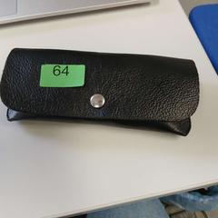 Ulleres de sol en etui, segons ha informat Rock Werchter mitjançant iLost