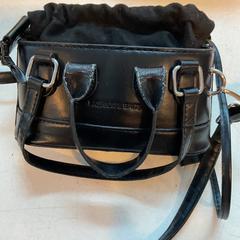 Jacka för kvinnor Illidge c, rapporterat av Gemeente Amsterdam med iLost