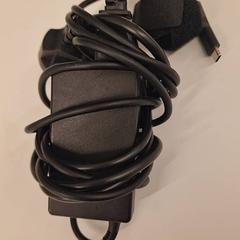 Adaptador, como reportado por HvA Amstelcampus utilizando o iLost