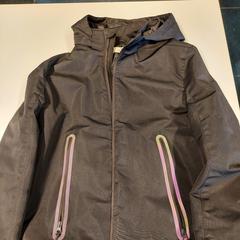 Jas Zwart, gisa salatu by Stad Halen iLost erabiliz