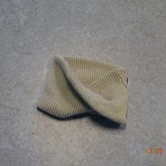 Fascia per capelli beige, come riportato da Gemeente Leopoldsburg utilizzando iLost