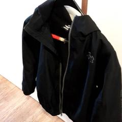 Chaqueta, ha sido reportado por Qbuzz ZHN con iLost