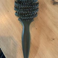 Pincel, segundo informou MEININGER Hotel Köln West usando iLost