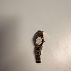 ساعة اليد Goudkleurig، كما تم الإبلاغ عنه بواسطة TheaterHangaar عبر iLost