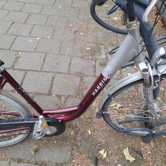 Bicicleta femenina Harbin rood/grijs, segons ha informat Fietsendepot Weert mitjançant iLost