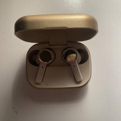 Bang & Olufsen earbuds, come riportato a iLost