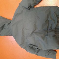 سترة بومبر gris، كما تم الإبلاغ عنه بواسطة TCL عبر iLost