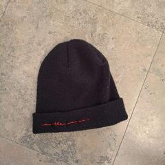 Beanie zwart, zgłoszono przez Centraal magazijn przy użyciu iLost