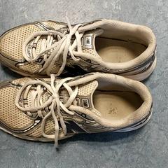 Clothing - Sportschoenen, as reported by Regio Oost-Vlaanderen using iLost