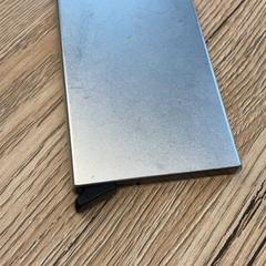 Portemonnee Metalen pasjeshouder, zoals gemeld door Pathé Delft met iLost