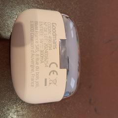 Airpods fodral rose et argent, rapporterat av TCL med iLost