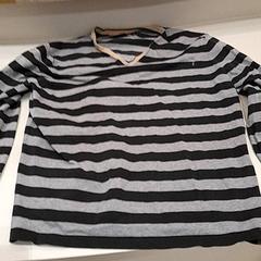 Košile longsleeve shirt, jak nahlášeno Van der Valk Hotel Schiphol pomocí iLost