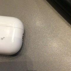Airpod White, rapporterat av MEININGER Hotel Amsterdam Amstel med iLost