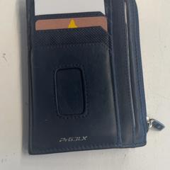 Pénztárca Paone, amint azt GVB az iLost segítségével jelentette.