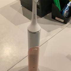 Brosse à dents électrique, a été signalé par MEININGER Hotel Paris Porte de Vincennes utilisant iLost