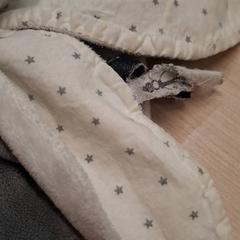 Knuffeldoek, zoals gemeld door IKEA Rouen Tourville-La-Rivière met iLost