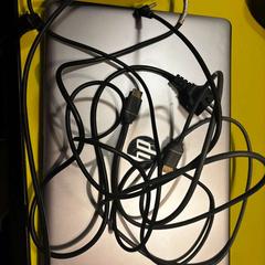 Adaptador LAPTOP, ha sido reportado por Room Mate Bruno con iLost