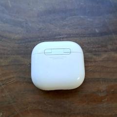 Estuche de airpods, ha sido reportado por Connexxion Haarlem IJmond con iLost