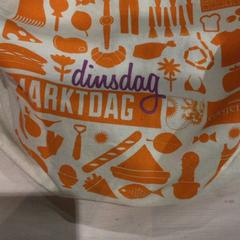 Väska Wit met oranje tekst, rapporterat av IKEA Wilrijk med iLost