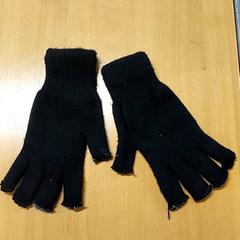 Handschoen zwart, som rapportert av Regio Limburg - Leuven ved bruk av iLost