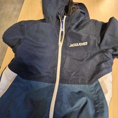 Jakke Blauw, som rapportert av Connexxion Zeeland ved bruk av iLost