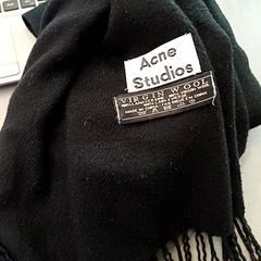 Šál noire à franges, ako bolo nahlásené IKEA Nantes pomocou iLost