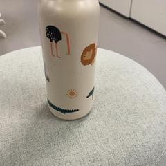Bouteille & Bouteille à boire, a été signalé par IKEA Amsterdam utilisant iLost