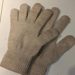 Handschoenen paar Beige glitter, iLost를 사용하여 IKEA Groningen에 보고됨