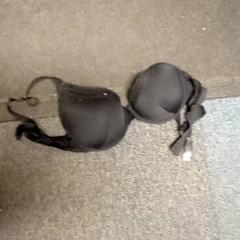 Sostenidor, segons ha informat Mövenpick Hotel Amsterdam City Centre mitjançant iLost