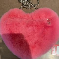 Handbag Hart, as reported by Pathé Arnhem using iLost