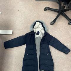 İLost kullanarak Stad Peer tarafından bildirildiği gibi Dış giyim Blauw