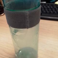 Láhev na pití, jak nahlášeno Qbuzz Fryslân pomocí iLost