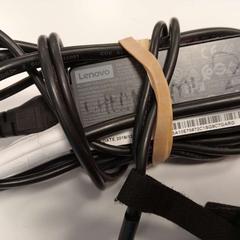 شاحن كمبيوتر محمول oplader zwart lenovo، كما تم الإبلاغ عنه بواسطة HU Amersfoort عبر iLost