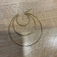 Boucle d'oreille oorbee, a été signalé par Designer Outlet Roosendaal utilisant iLost