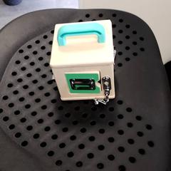 Houten box, gemeldet von Arriva Infoshop Enschede über iLost