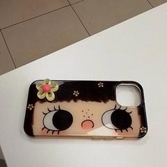Coque neuve de téléphone, amint azt ilévia az iLost segítségével jelentette.