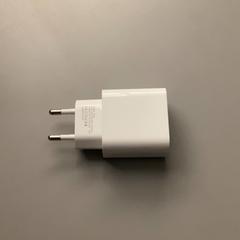 İLost kullanarak MEININGER Hotel Budapest Great Market Hall tarafından bildirildiği gibi Adaptör