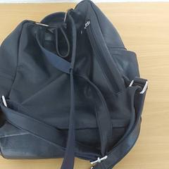 Mochila, como reportado por Regio Limburg - Leuven utilizando o iLost