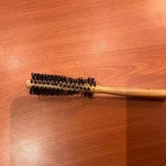 Hairbrush Hout, as reported by Hotel Theater FIGI using iLost