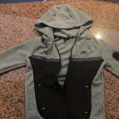 Detská bunda Nike, ako bolo nahlásené Pathé Nijmegen pomocou iLost