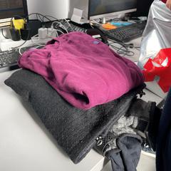 PURPLE SWEATER، كما تم الإبلاغ عنه بواسطة MEININGER Hotel Berlin Central Station عبر iLost