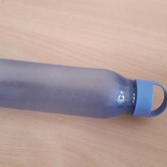 Botella de agua, ha sido reportado por Universiteit Gent - Blandijn con iLost