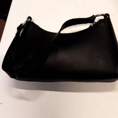 Handtasje Zwart, gemeldet von Qbuzz ZHN über iLost