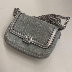 Portemonnee Ras, rapporterat av HTM med iLost