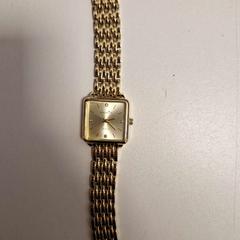 Náramkové hodinky Gold, ako bolo nahlásené Ramada by Wyndham Amsterdam Airport Schiphol pomocou iLost