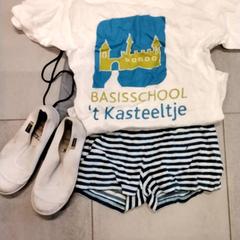 Sac de gymnastique Met shortje T-shirt en schoenen, a été signalé par Gemeente Puurs-Sint-Amands utilisant iLost