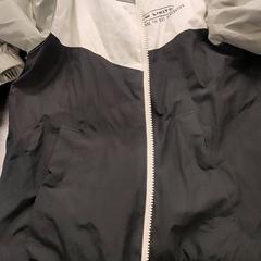 아동용 재킷, iLost를 사용하여 IKEA Amsterdam에 보고됨