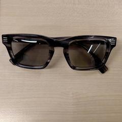 サングラス がiLostで IKEA Orléans - Ardon によって報告されました