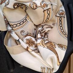 チョーカー がiLostで IKEA Grenoble によって報告されました