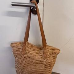 Táska, amint azt Qbuzz ZHN az iLost segítségével jelentette.